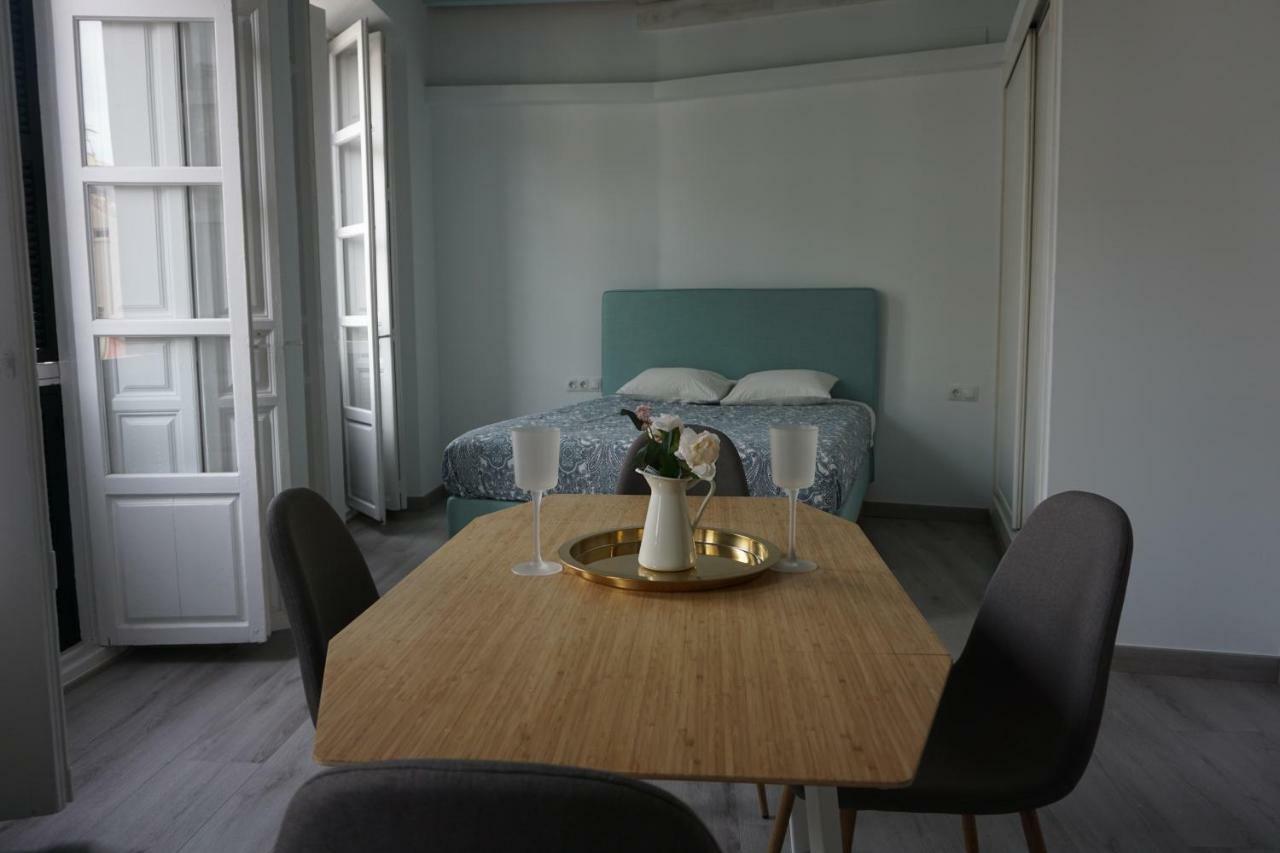 Apartamentos Mediterranea Centro Malaga Bagian luar foto