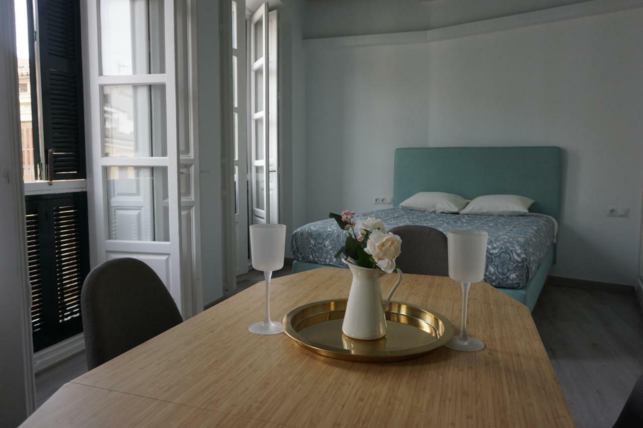 Apartamentos Mediterranea Centro Malaga Bagian luar foto