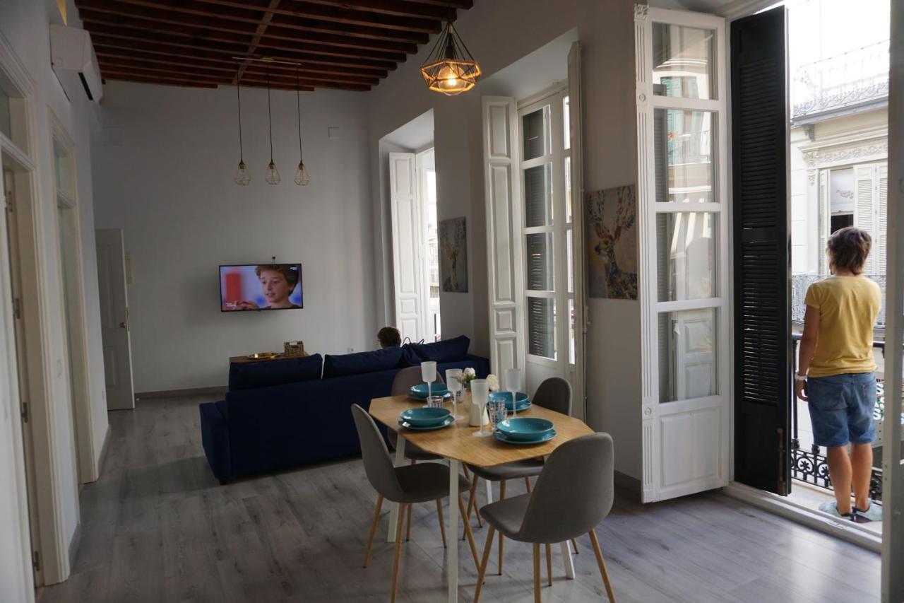 Apartamentos Mediterranea Centro Malaga Bagian luar foto